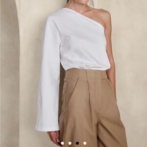 Banana Republic One-Shoulder Top (Size Small)